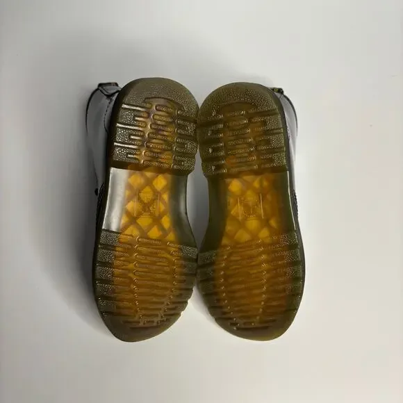 Dr. Martens Junior 1460 Patent Leather Lace Up Boots in Black - Picture 7 of 8